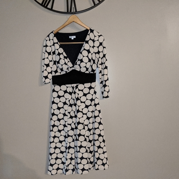 *$10 with bundle OC by Oleg Cassini polka dot v-neck dress - Picture 13 of 13